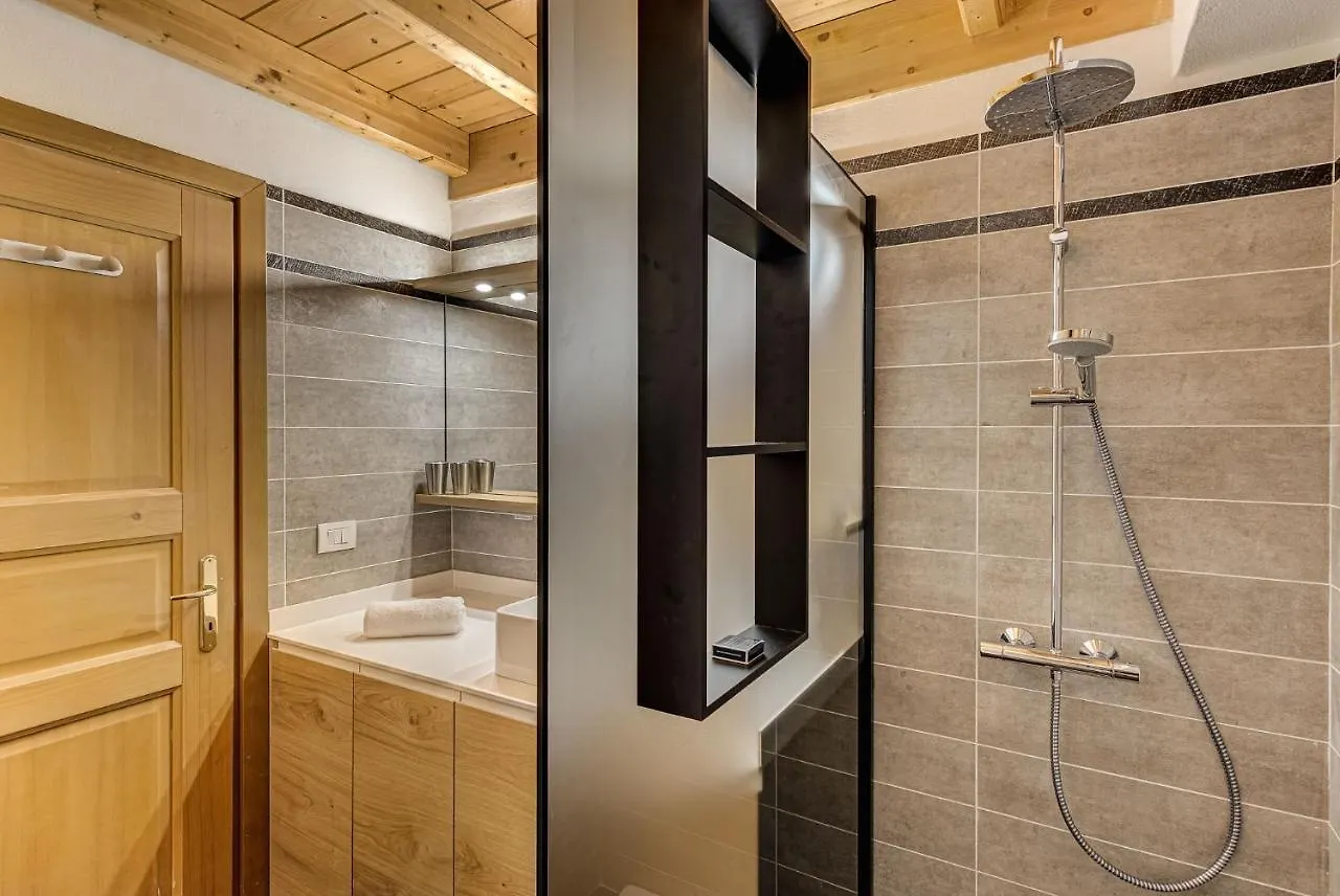 Apartment Alpes V - Alpes Travel - Central Chamonix - Sleeps 5