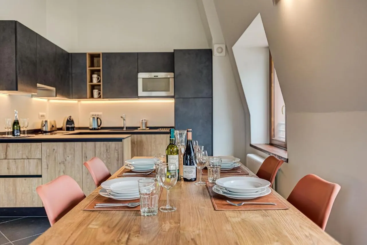 Apartment Alpes V - Alpes Travel - Central Chamonix - Sleeps 5