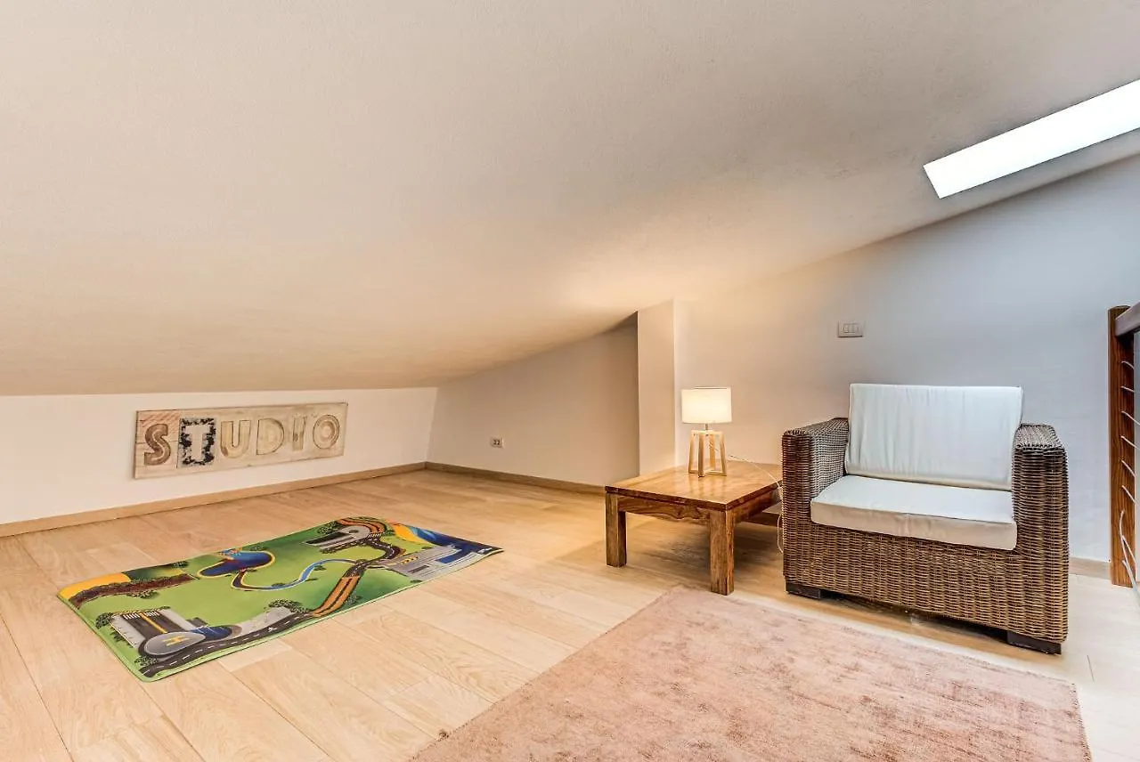 Apartment Alpes V - Alpes Travel - Central Chamonix - Sleeps 5