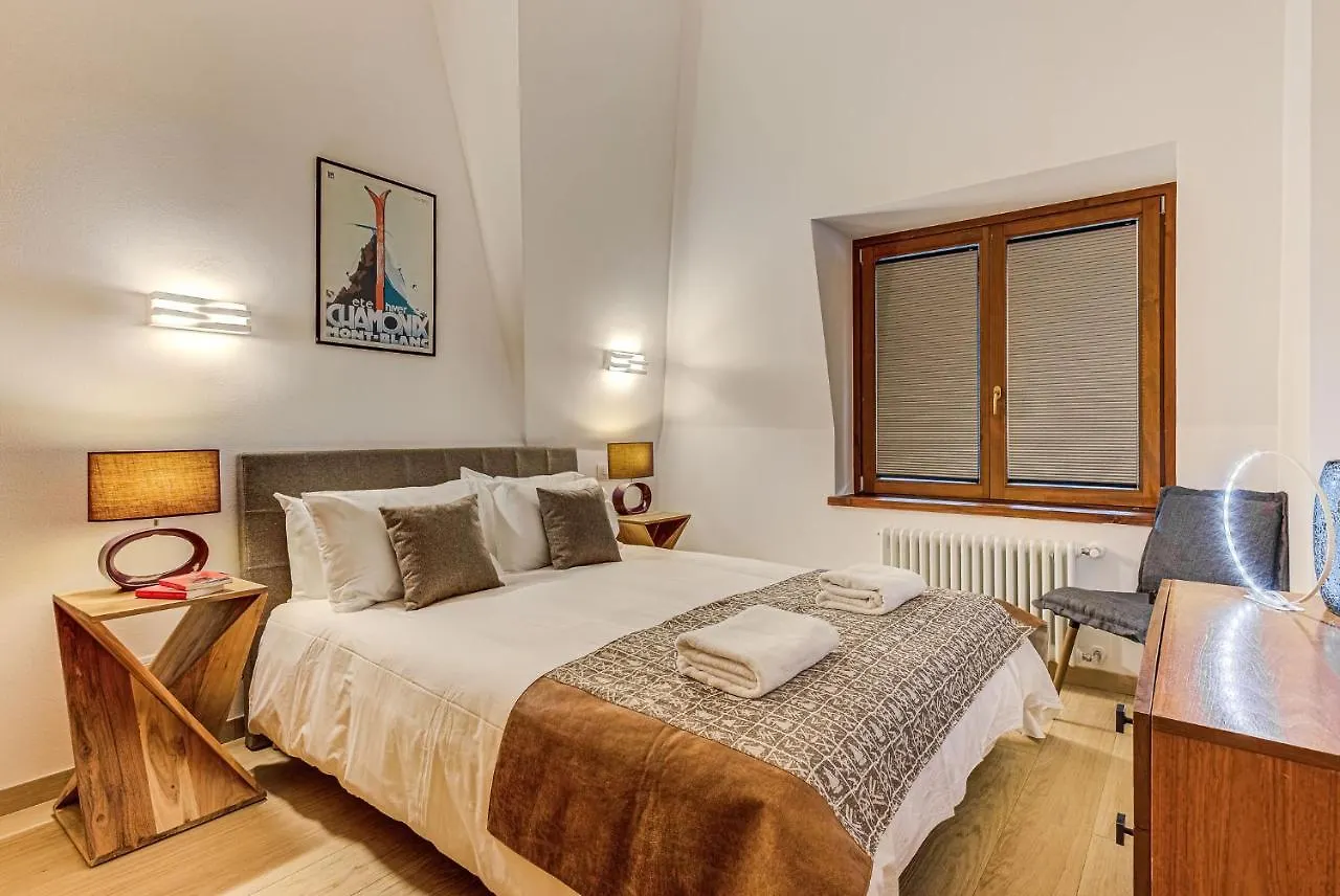 Apartment Alpes V - Alpes Travel - Central Chamonix - Sleeps 5 0*,  Francia