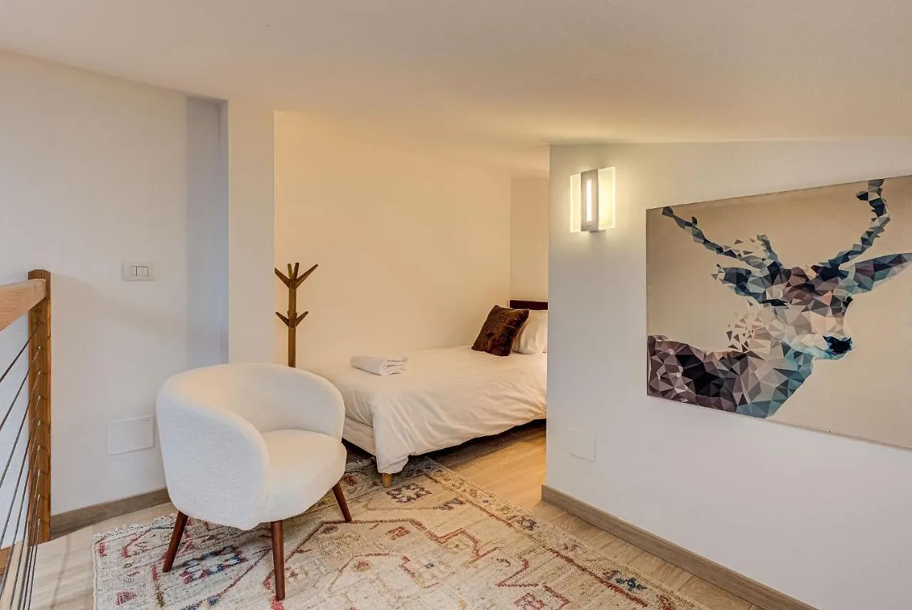 Apartment Alpes V - Alpes Travel - Central Chamonix - Sleeps 5 0*,