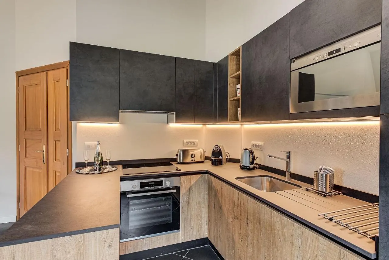 Apartment Alpes V - Alpes Travel - Central Chamonix - Sleeps 5