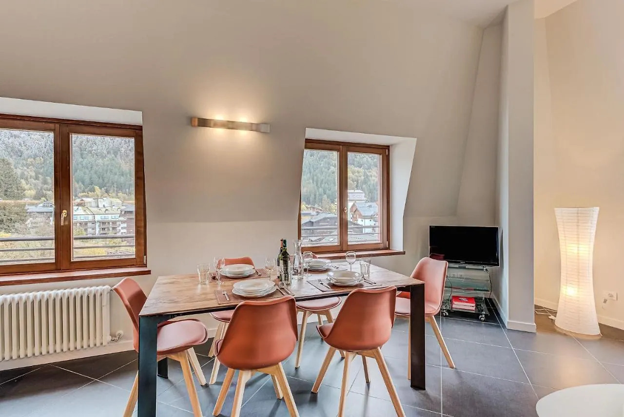 Apartment Alpes V - Alpes Travel - Central Chamonix - Sleeps 5 0*,