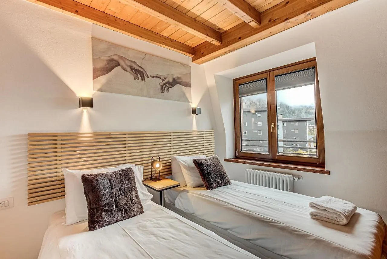 Apartment Alpes V - Alpes Travel - Central Chamonix - Sleeps 5 0*,  Frankreich