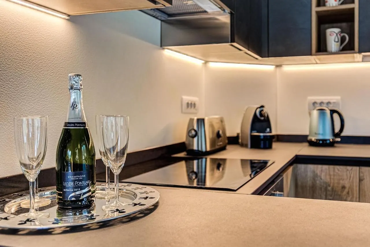 Apartment Alpes V - Alpes Travel - Central Chamonix - Sleeps 5